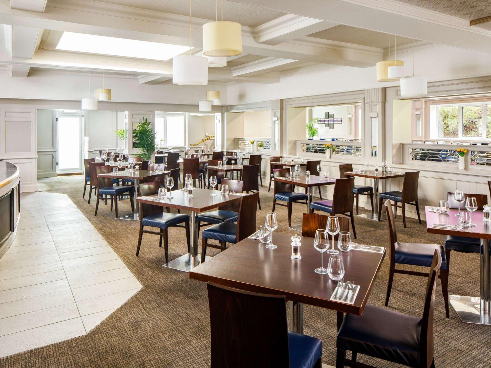 Mercure Birmingham West Hotel West Bromwich Exterior photo